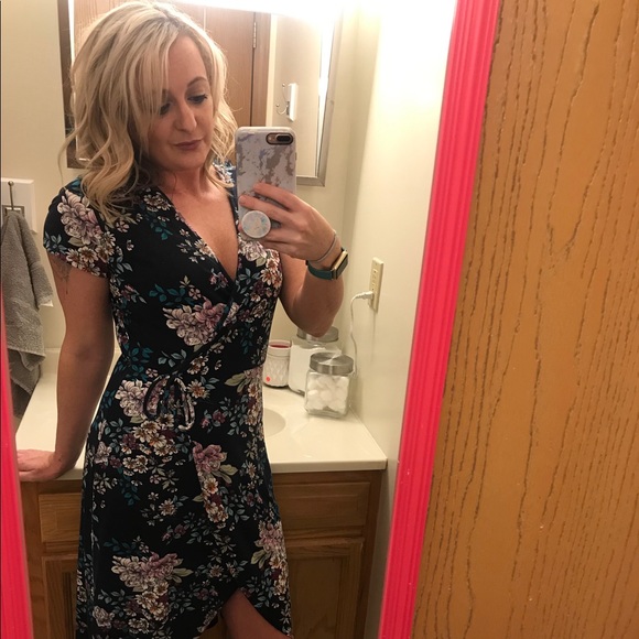 Meet your Posher, Natasha - Picture 2 of 3